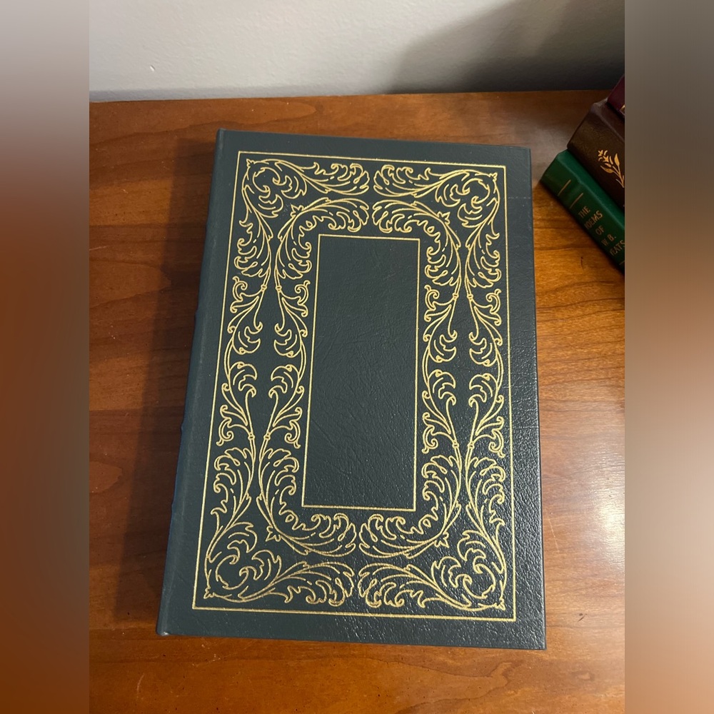 Uncle Tom’s cabin: Harriet Beecher Stowe. Green and Gold Hardcover Book